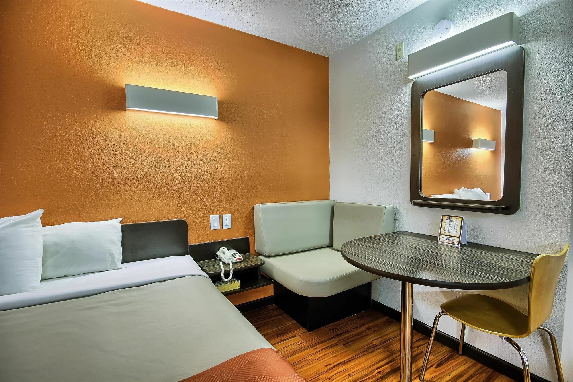 Motel 6-Columbus, Oh - West Exteriör bild